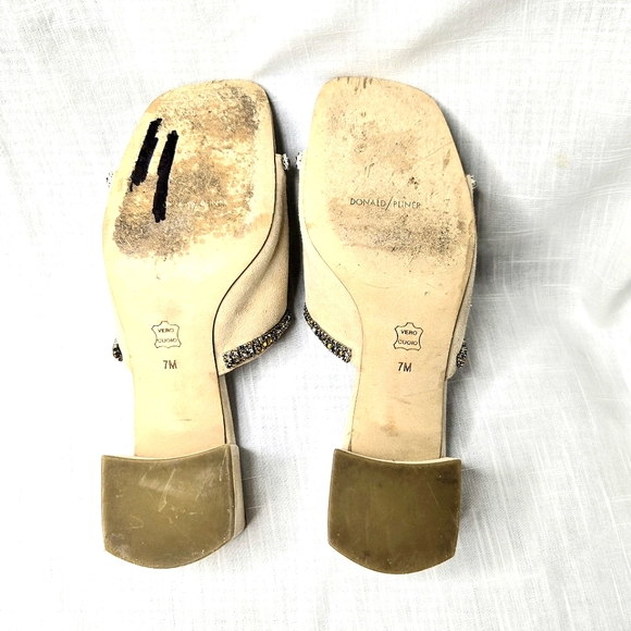 Donald J. Pliner Bette, Jewel Embellished Slide/mule Sandals. 7M Beige - Picture 7 of 14
